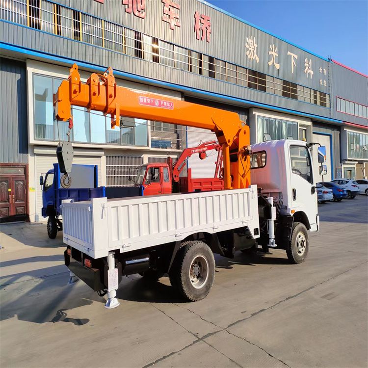 墨竹工卡县三轮随车吊定制 农用改装机自备吊中瑞长期出售